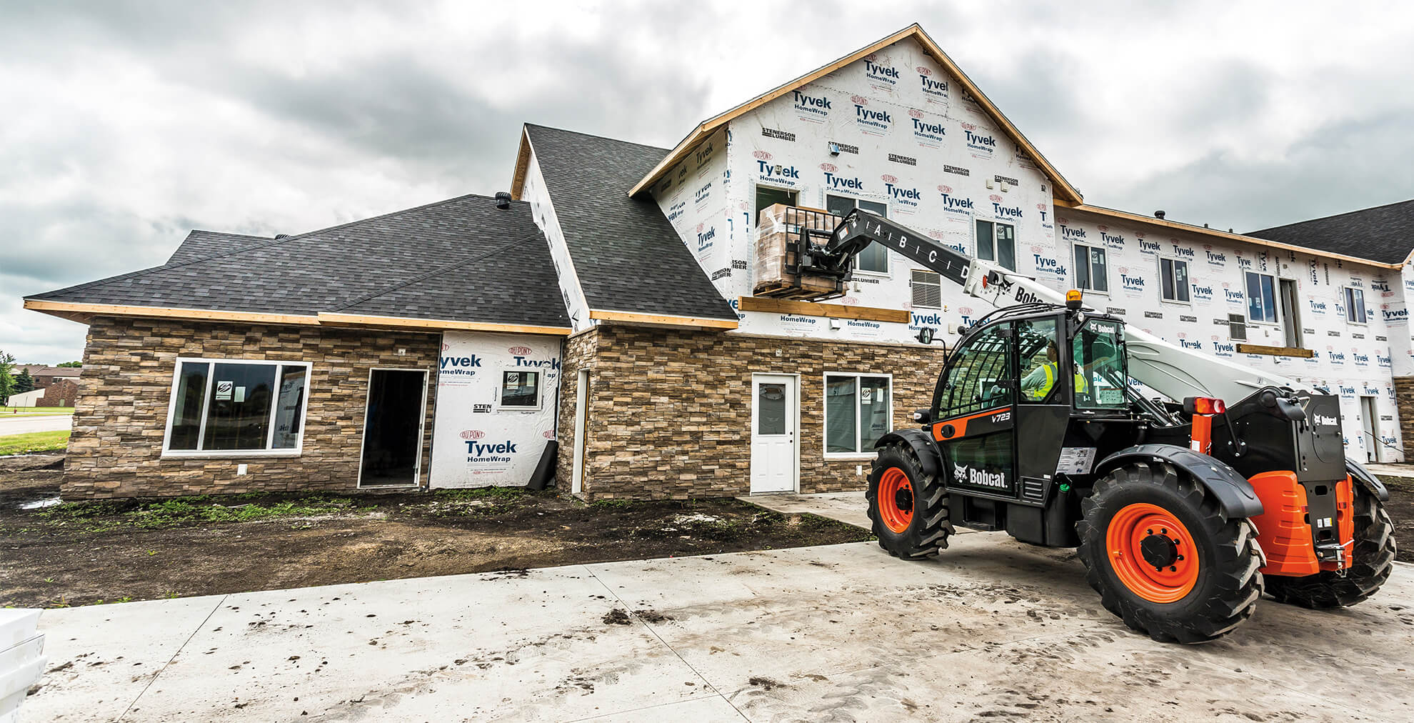 Bobcat V723 Telehandler Loader